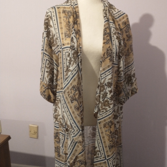 Kimono - Picture 5 of 7